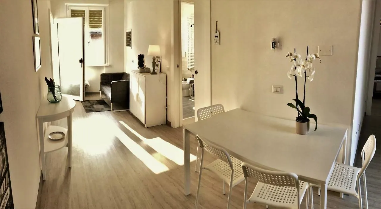Gardaselle Holiday Rooms カヴァルカゼッレ 0*,  イタリア